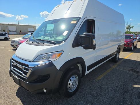 Used 2023 RAM ProMaster 3500 w/ Lane Management Group FWD image 2