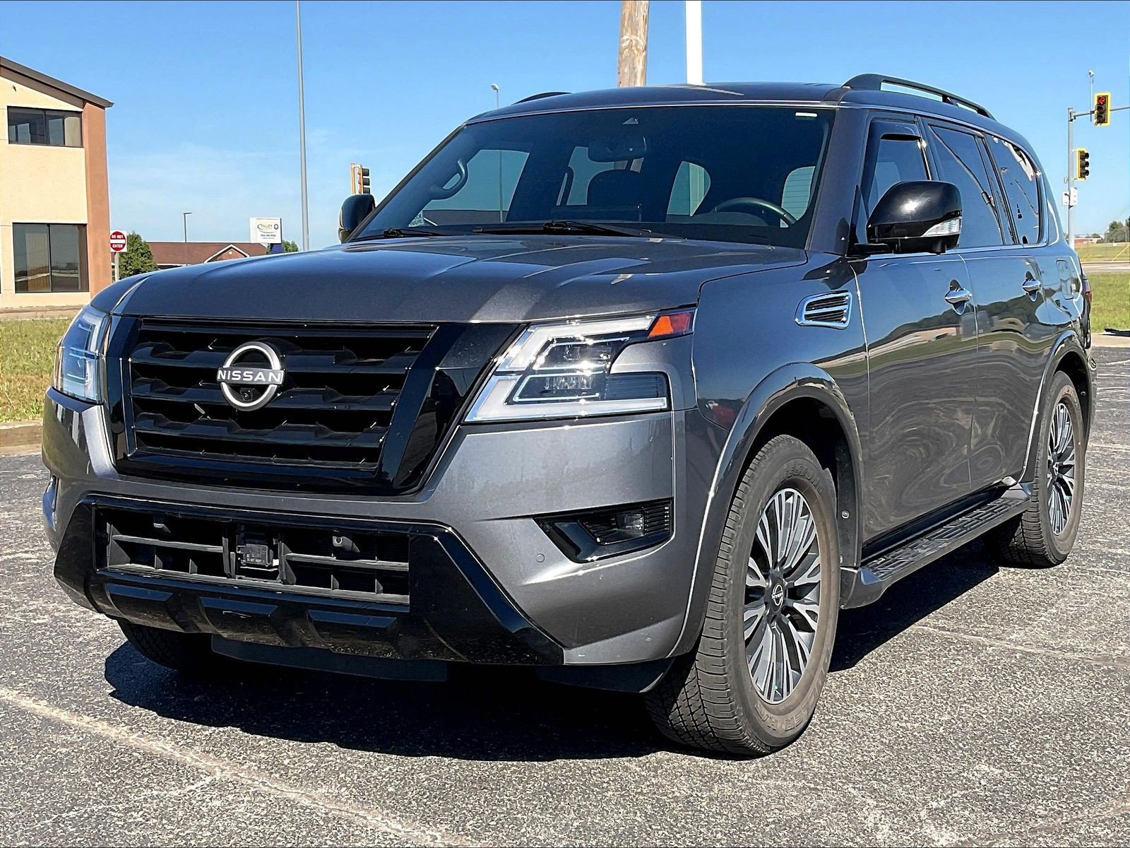 Used 2023 Nissan Armada SL w/ Midnight Edition Package AWD/4WD image 7