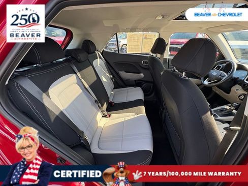 Used 2025 Hyundai Venue SEL FWD image 22