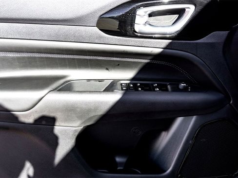 New 2026 Jeep Compass Latitude image 7