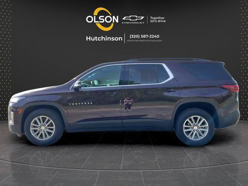 Used 2023 Chevrolet Traverse LT w/ Rear Camera Mirror Package AWD/4WD image 2