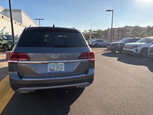 Used 2019 Volkswagen Atlas SE w/ Panoramic Sunroof Package image 9
