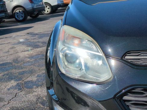 Used 2017 Chevrolet Equinox LT image 10