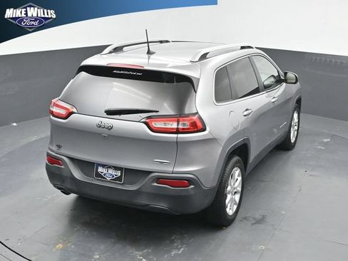Used 2017 Jeep Cherokee Latitude FWD image 15