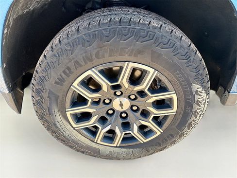 Used 2024 Chevrolet Colorado Z71 w/ Z71 Convenience Package 2 image 30