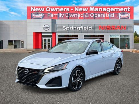 Certified 2024 Nissan Altima 2.5 SR image 2