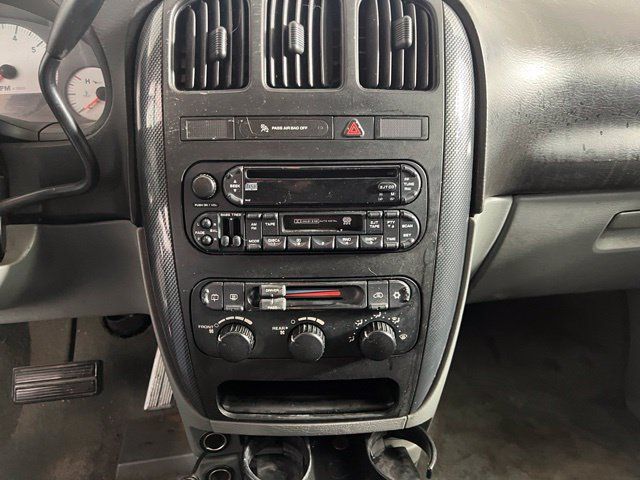 Used 2005 Dodge Grand Caravan SXT FWD image 14