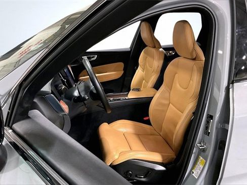 Certified 2024 Volvo XC60 T8 Ultimate w/ Climate Package image 26