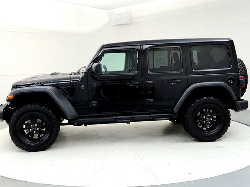 Used 2025 Jeep Wrangler Unlimited Sport AWD/4WD image 3