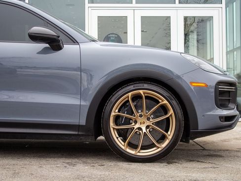 Used 2023 Porsche Cayenne Turbo GT AWD/4WD image 5