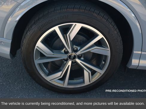 Used 2024 Audi Q4 e-tron Premium Plus w/ Premium Plus image 9