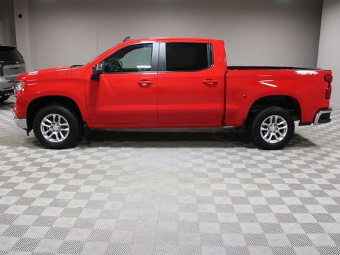 Used 2022 Chevrolet Silverado 1500 LT AWD/4WD image 7