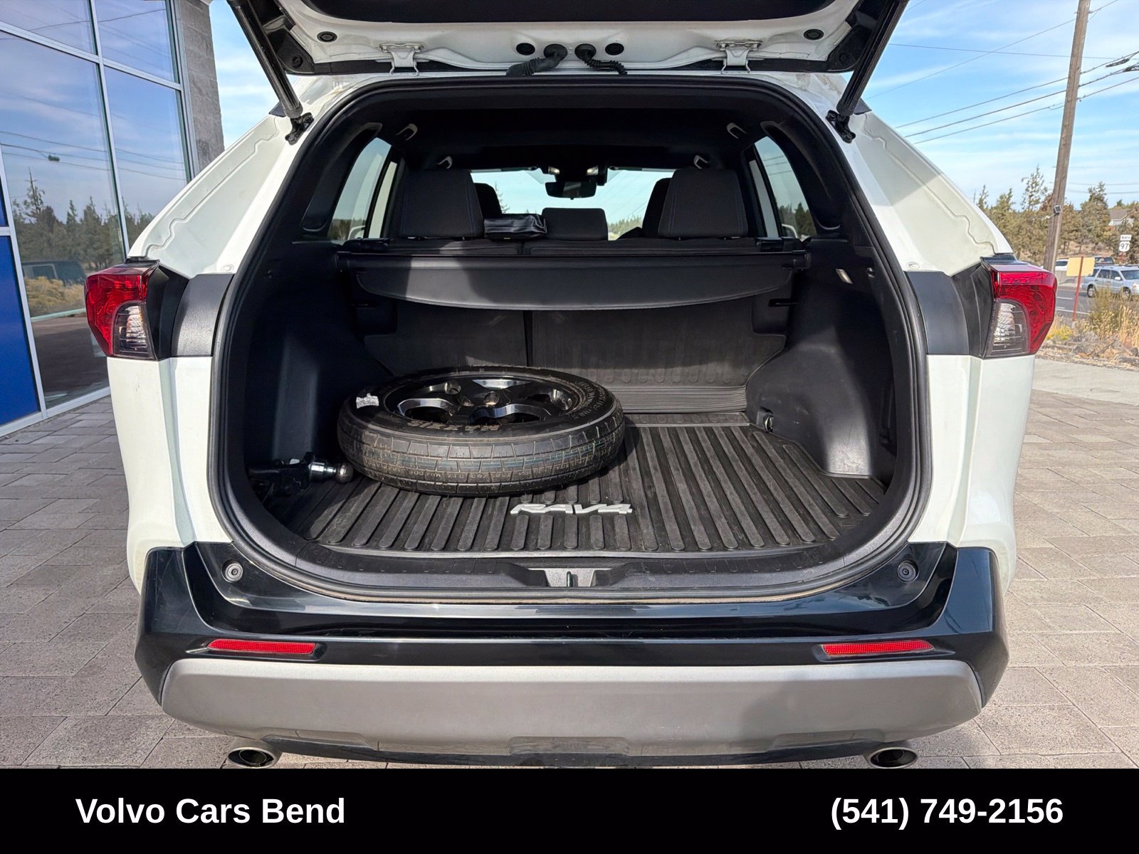 Used 2022 Toyota RAV4 SE w/ Convenience Package AWD/4WD image 9