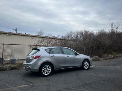 Used 2013 MAZDA MAZDA3 i Touring image 3