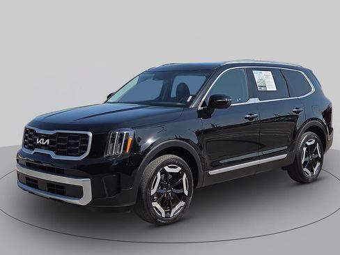 Used 2025 Kia Telluride S FWD image 7