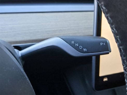 Used 2024 Tesla Model Y 2WD image 20