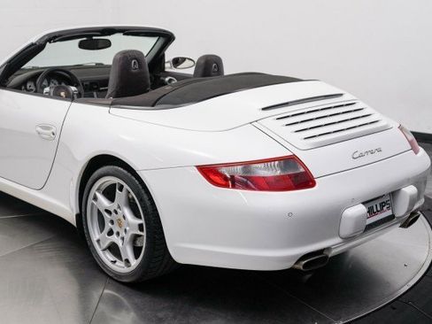 Used 2005 Porsche 911 Carrera image 18