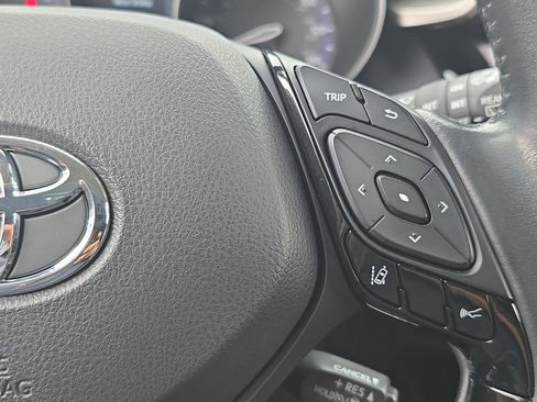 Used 2022 Toyota C-HR Limited FWD image 20
