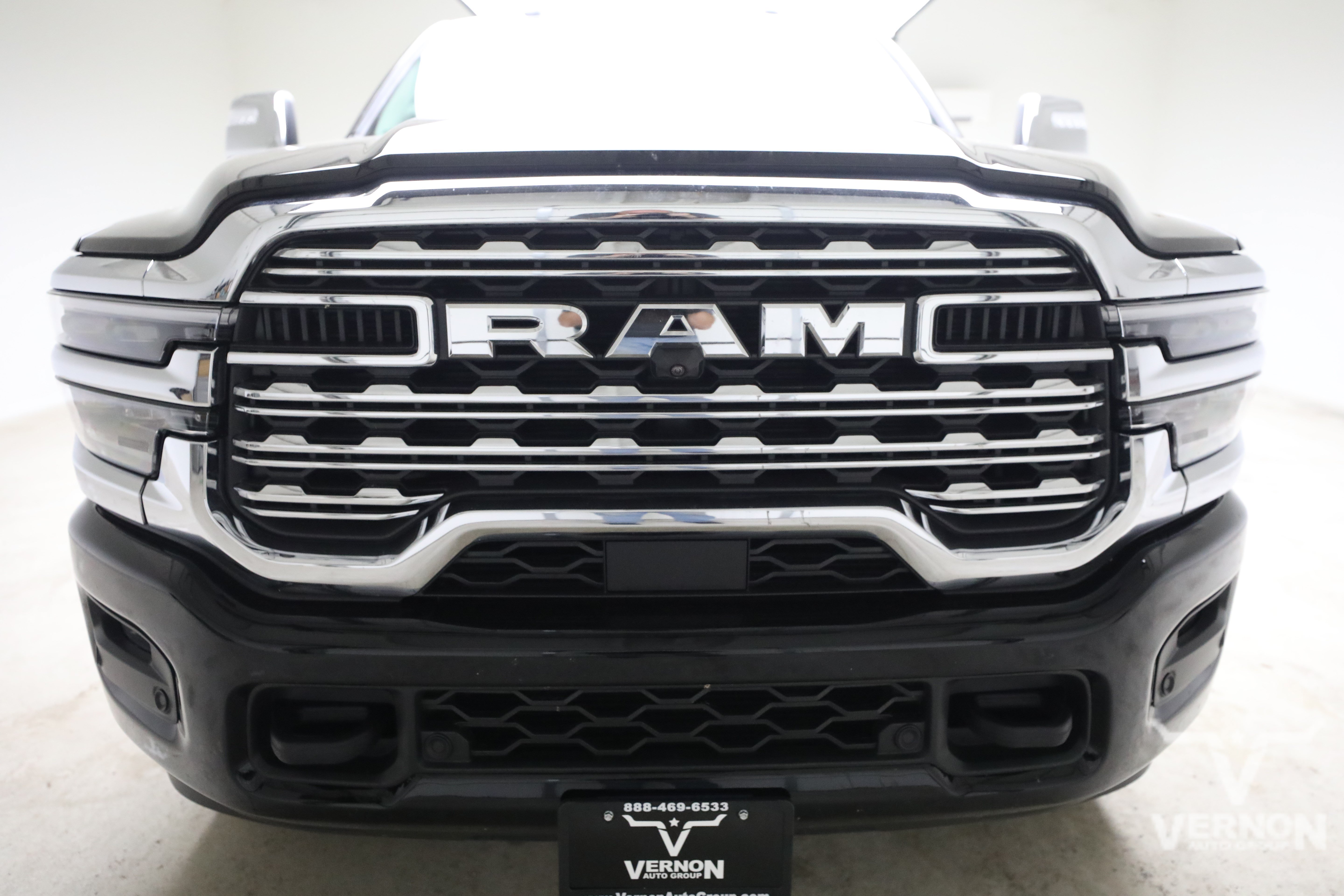 Used 2026 RAM 2500 Limited AWD/4WD image 8