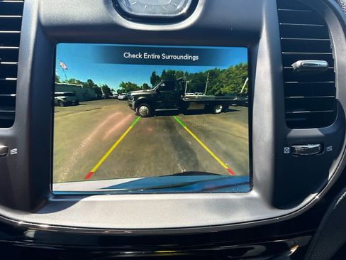 Used 2020 Chrysler 300 S AWD/4WD image 22