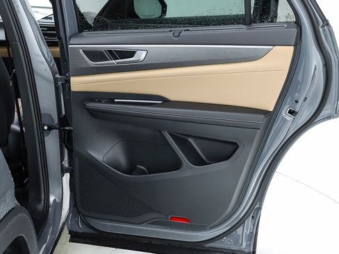 New 2026 Volkswagen Atlas Cross Sport SE image 31