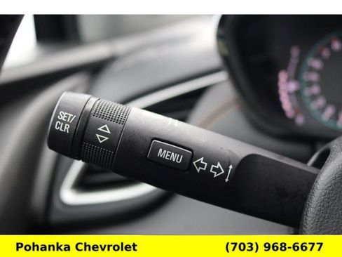 Used 2022 Chevrolet Trax LT w/ LT Convenience Package image 16