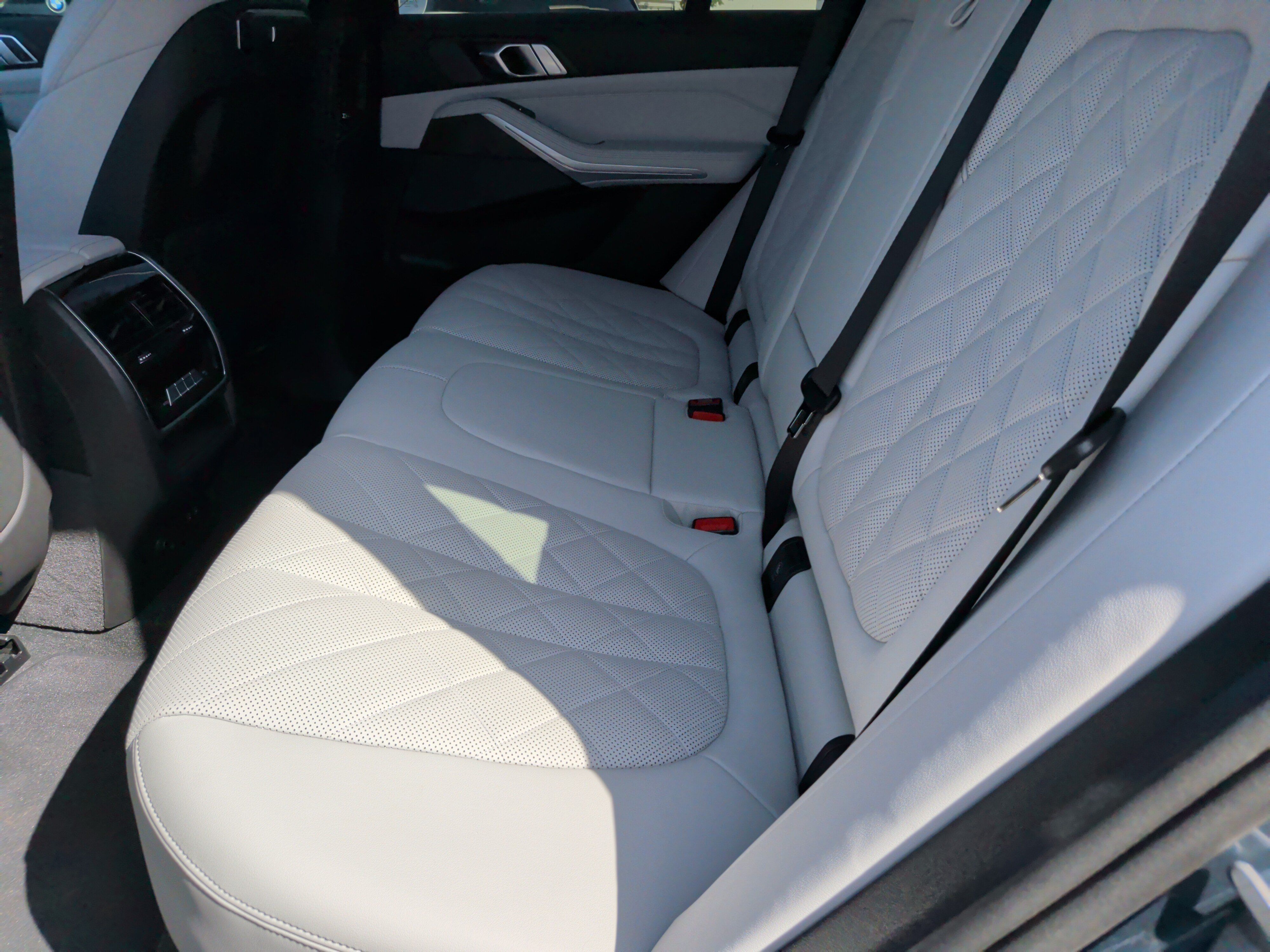 Used 2024 BMW X5 xDrive40i w/ Premium Package AWD/4WD image 38