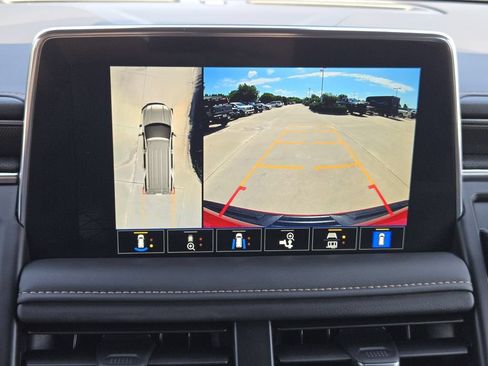 Used 2024 GMC Yukon AT4 w/ Technology Package AWD/4WD image 19