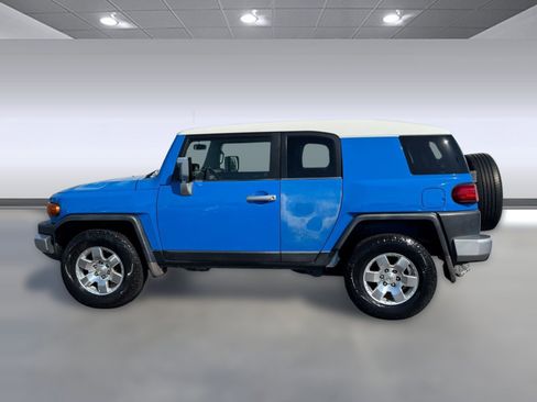 Used 2007 Toyota FJ Cruiser 4WD image 2