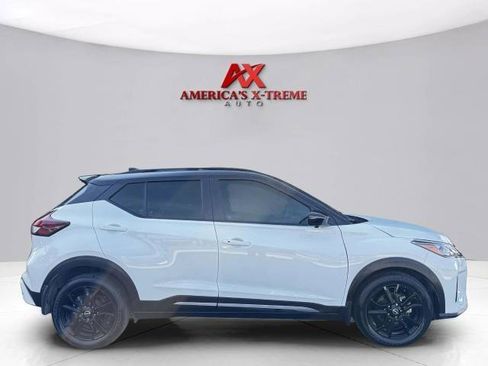 Used 2024 Nissan Kicks SR FWD image 6