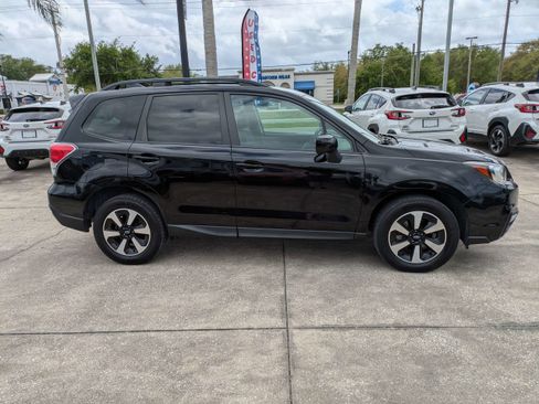 Used 2018 Subaru Forester 2.5i Premium image 3