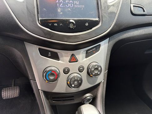 Used 2016 Chevrolet Trax LT FWD image 14