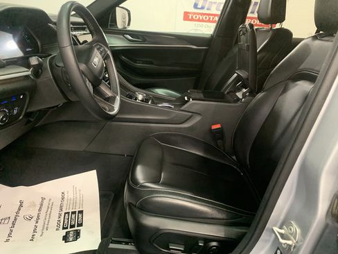 Used 2024 Jeep Grand Cherokee Limited 4xe image 13