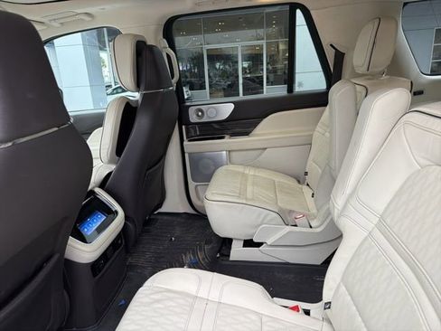 Used 2022 Lincoln Navigator L Black Label image 10