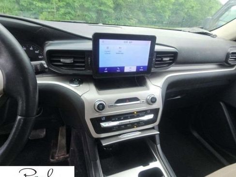 Used 2020 Ford Explorer XLT RWD image 4