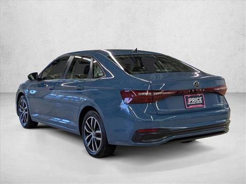 Used 2025 Volkswagen Jetta SE image 7