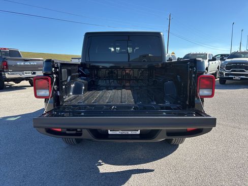 New 2026 Jeep Gladiator Sport image 21