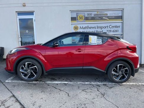 Used 2022 Toyota C-HR Limited image 2