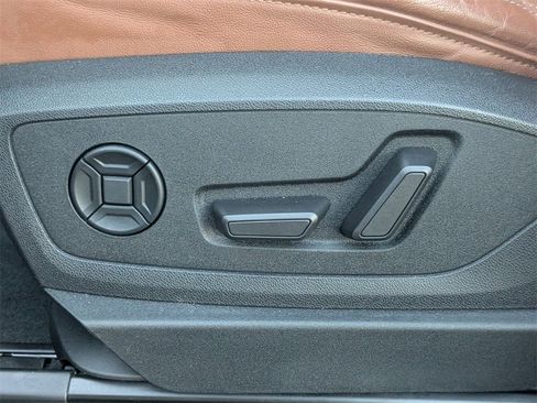 Used 2024 Audi Q8 e-tron Premium Plus w/ Premium Plus Package image 22