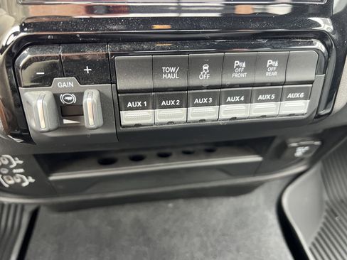 Used 2025 RAM 2500 Tradesman image 19