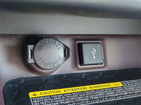 Used 2020 Toyota RAV4 Limited image 32