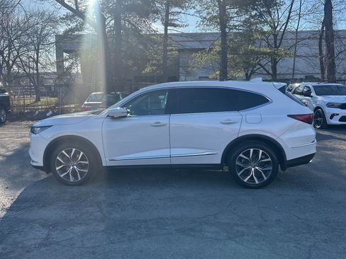 Used 2023 Acura MDX SH-AWD w/ Technology Package image 2