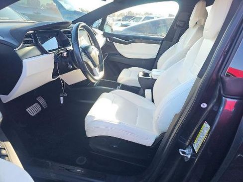 Used 2017 Tesla Model X 100D image 4