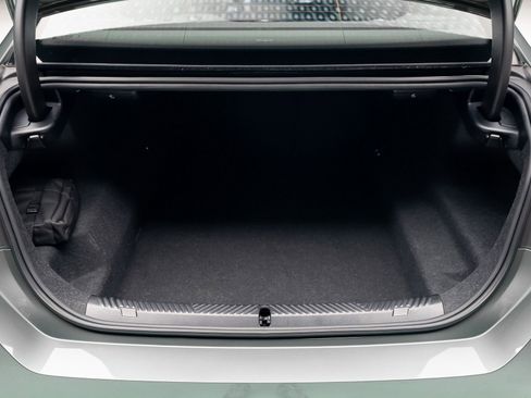 Used 2025 BMW M5 w/ Carbon Package image 77