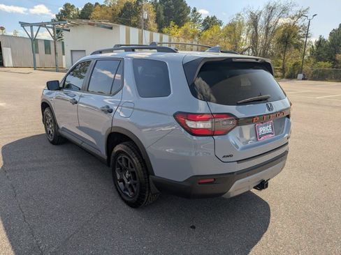 Certified 2024 Honda Pilot TrailSport image 7