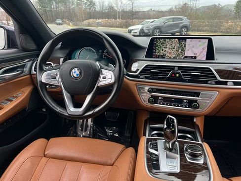 Used 2019 BMW 740i w/ Executive Package image 18
