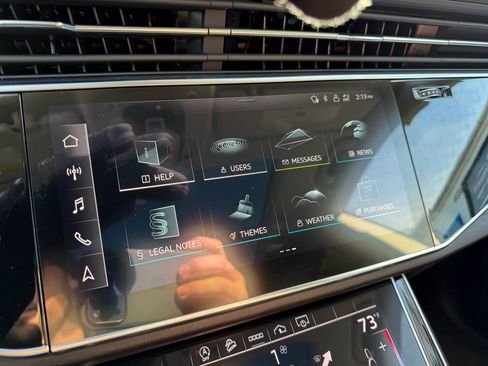 Used 2023 Audi Q8 Premium image 18