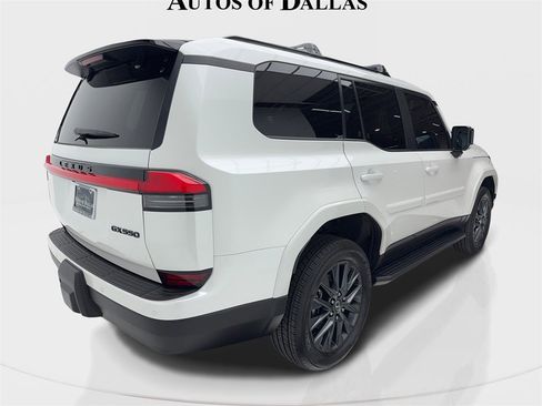 Used 2025 Lexus GX 550 w/ Accessory Package (2T) image 9