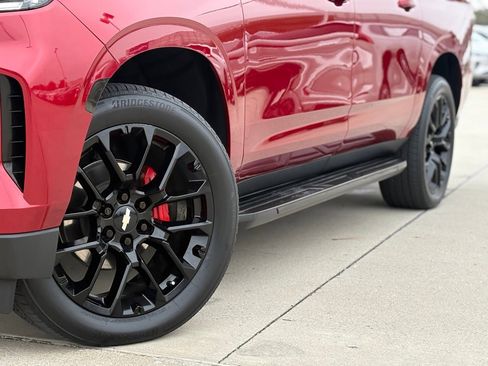 Used 2022 Chevrolet Suburban RST w/ Luxury Package image 5