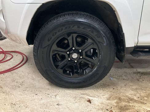 Certified 2021 Toyota 4Runner SR5 Premium w/ Moonroof Package AWD/4WD image 10